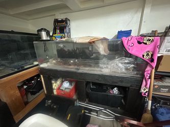 Fish tank acrylic 180g $300 6x2x2
