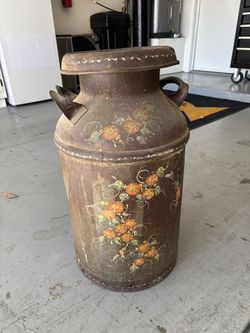Vintage 10 gallon milk can