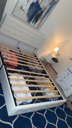 Queen White Tufted Bed Frame w/ Storage Drawers