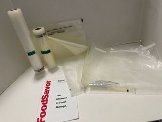 FoodSaver VacLoc Vacuum Seal Bags and Rolls