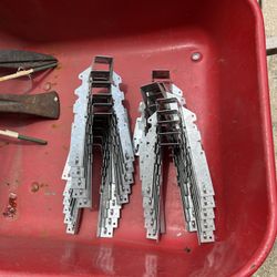 2 X 8 Joist Hangers (27)
