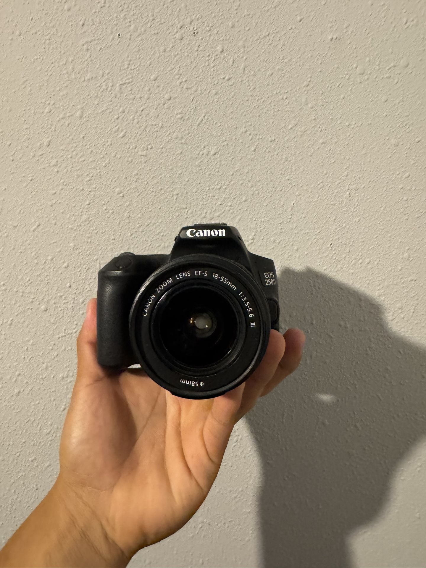 Canon EOS 250D (Rebel SL3)