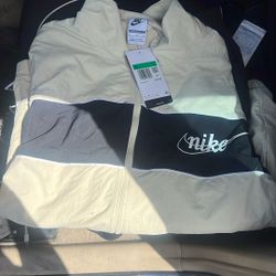 Nike Wind Breaker