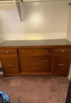 Stanley 3 drawer dresser glass top