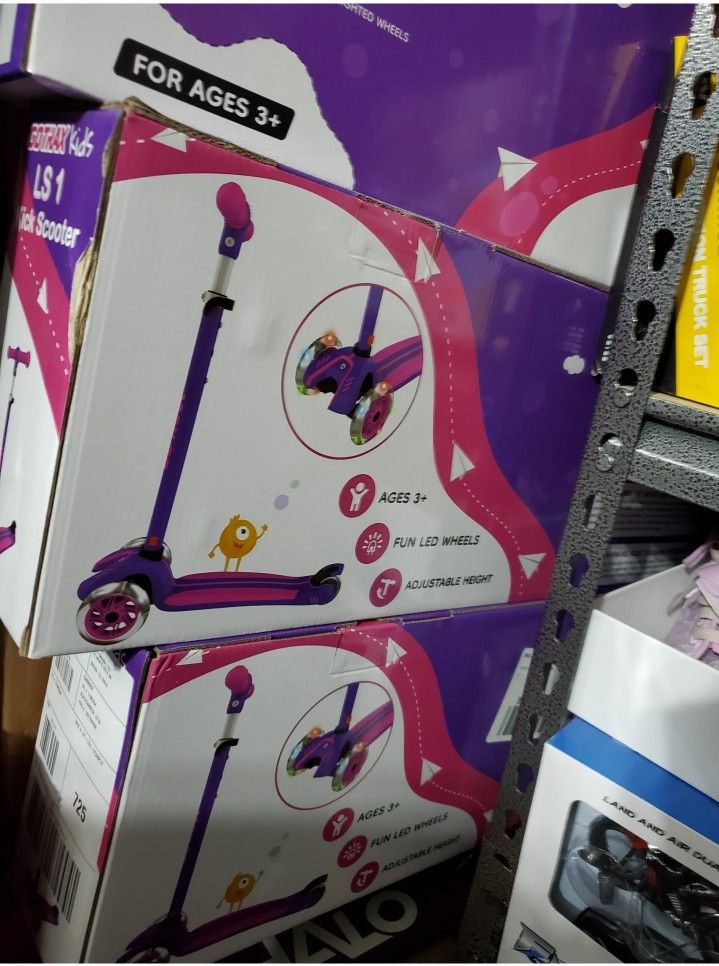 Brand New Light Up Girl Scooter, 3+