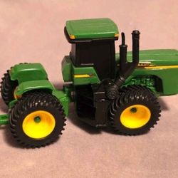 Vtg ERTL 1/64 Scale Diecast John Deere 4WD Articulated Farm Toy Tractor