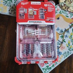 Milwaukee SHOCKWAVE Impact Duty Alloy Steel Screw Driver Bit Set with PACKOUT Case (60-Piece