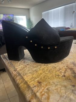 Black platforms