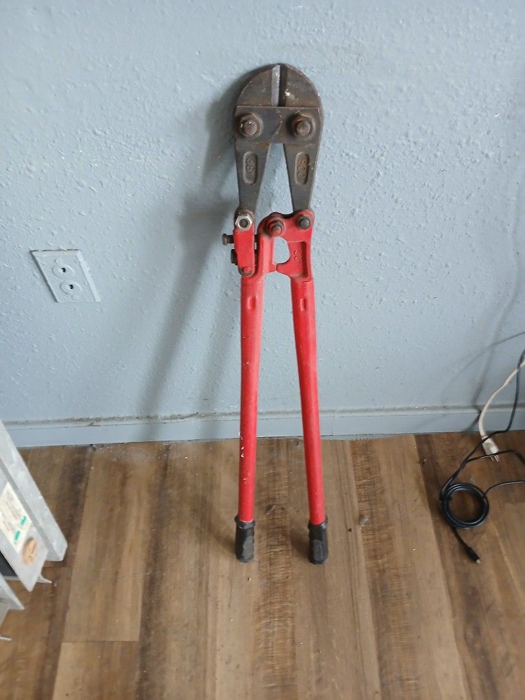 bolt cutters