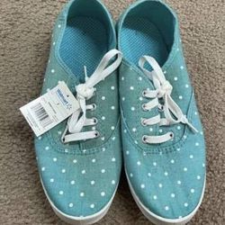NEW Womens Girls Green Polka Dot Shoes Size 7 With Tags