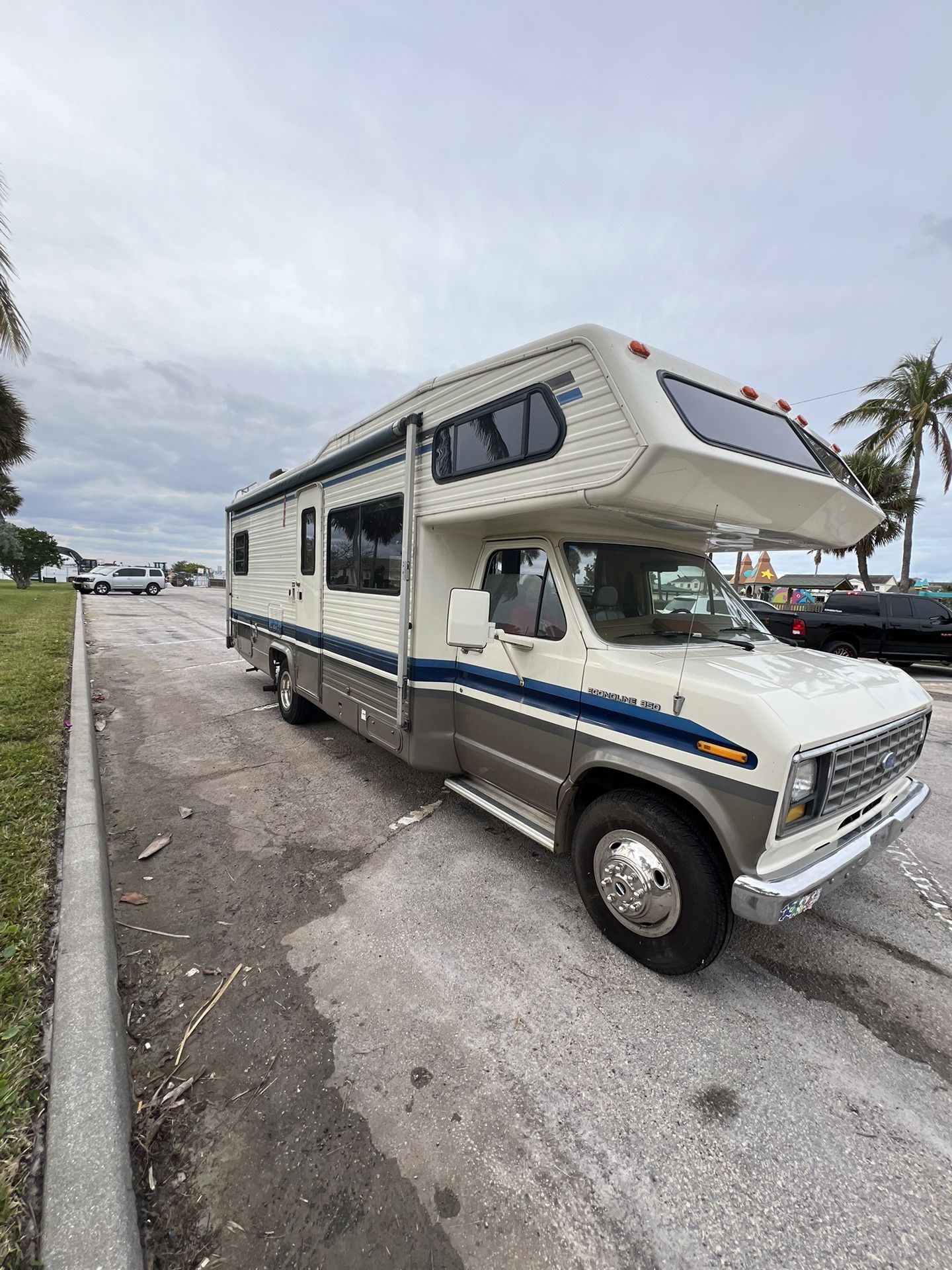 1989 RV For Sale  80,000 Miles  27’ Long