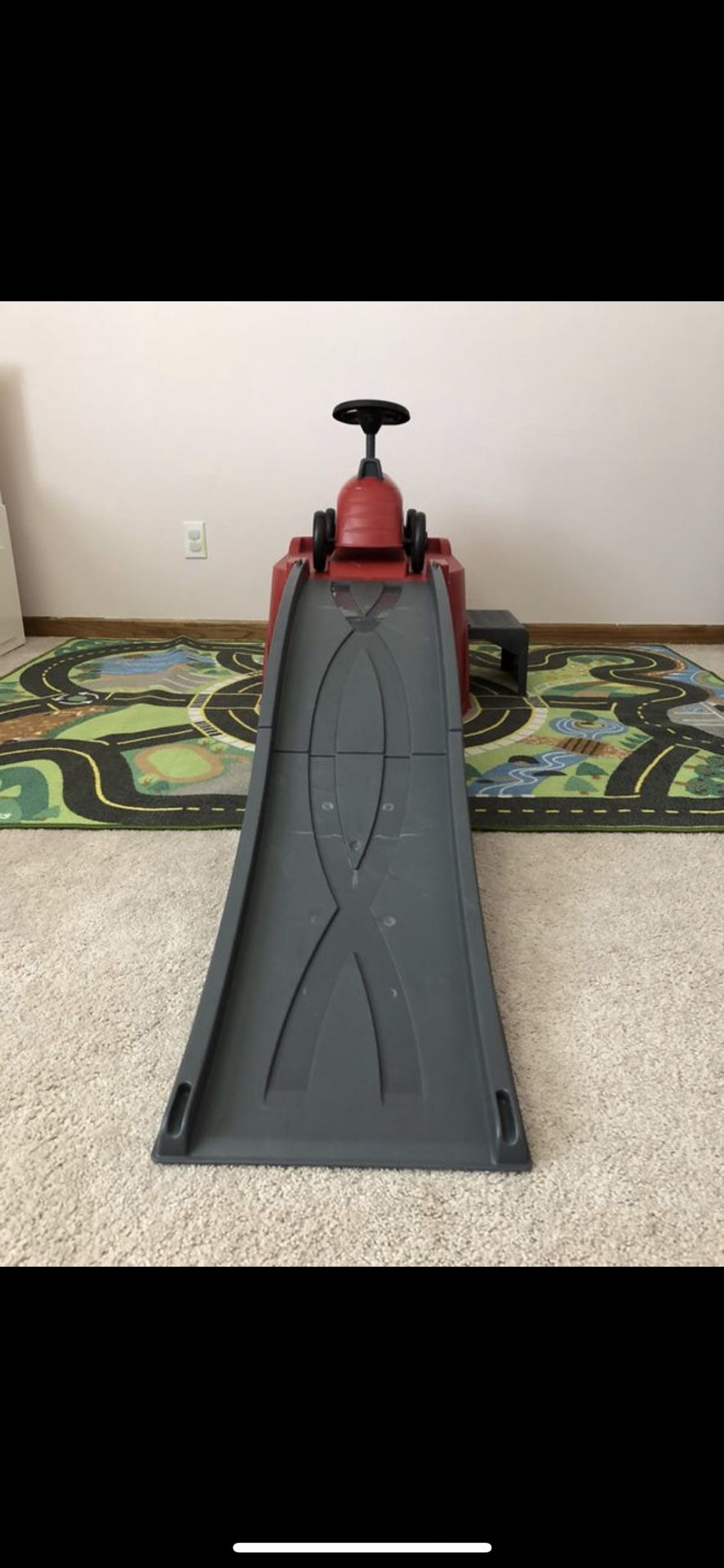 Radio flyer 500 with ramp and storage.