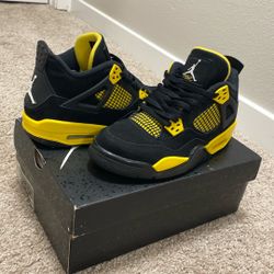 Jordan 4 Retro Yellow And Black 