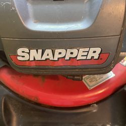Snapper PushbLawn Mower