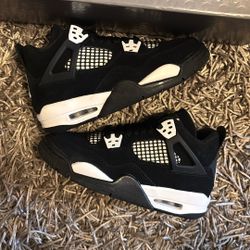 Jordan 4 nike retro size 5Y NEW