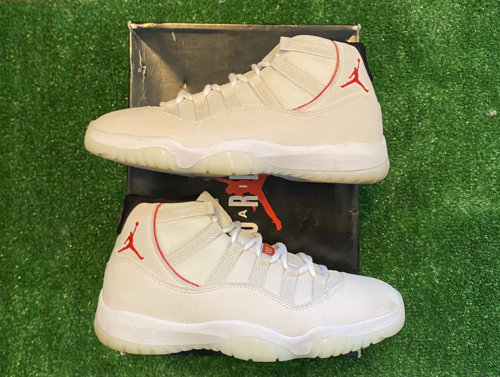 Jordan 11 platinum tint size 10.5 VNDS Jordan 11 “Platinum Tint” Size 9.5 - Gem main image 3