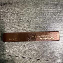 Hourglass Unreal High Shine Volumizing Lip Gloss – 0.20 oz / 5.6 g
