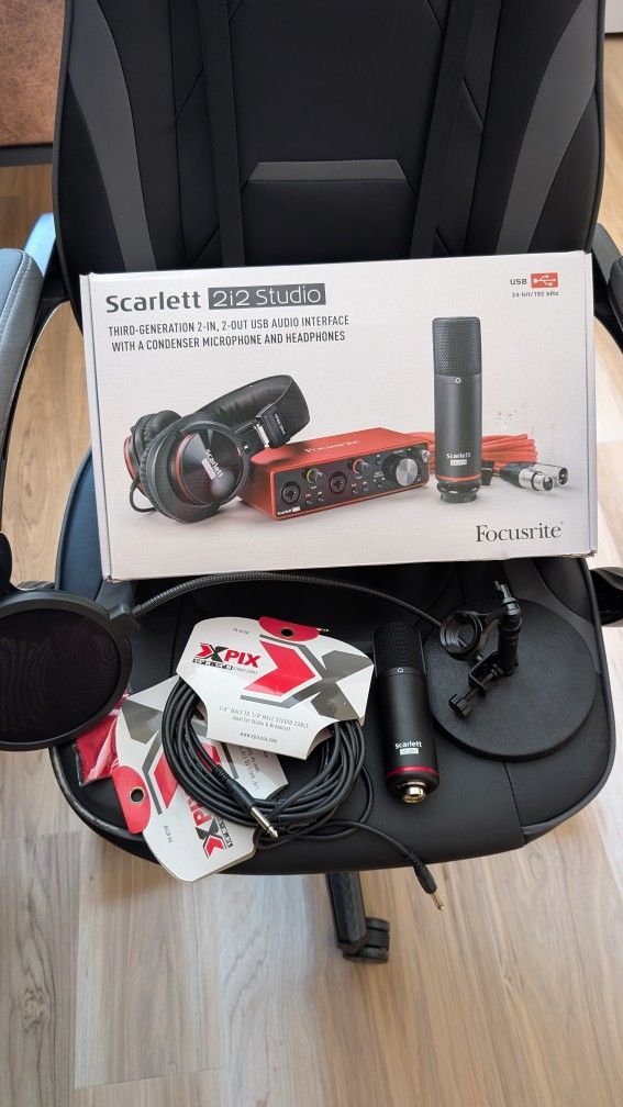Never Used Scarlett All In 1 Home Studio