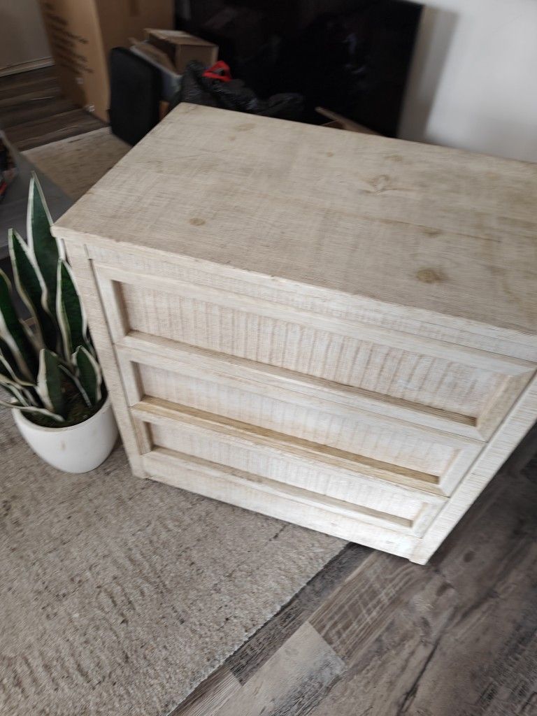 Beautiful Three Drawer Dresser Storage Entry Table Side Table