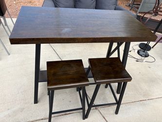 Bar Height Table with 2 Stools