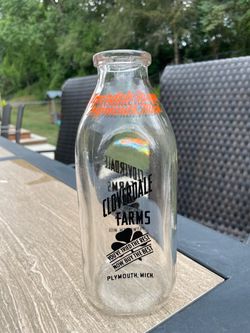 1960 Cloverdale Farms Plymouth MI Milk Bottle