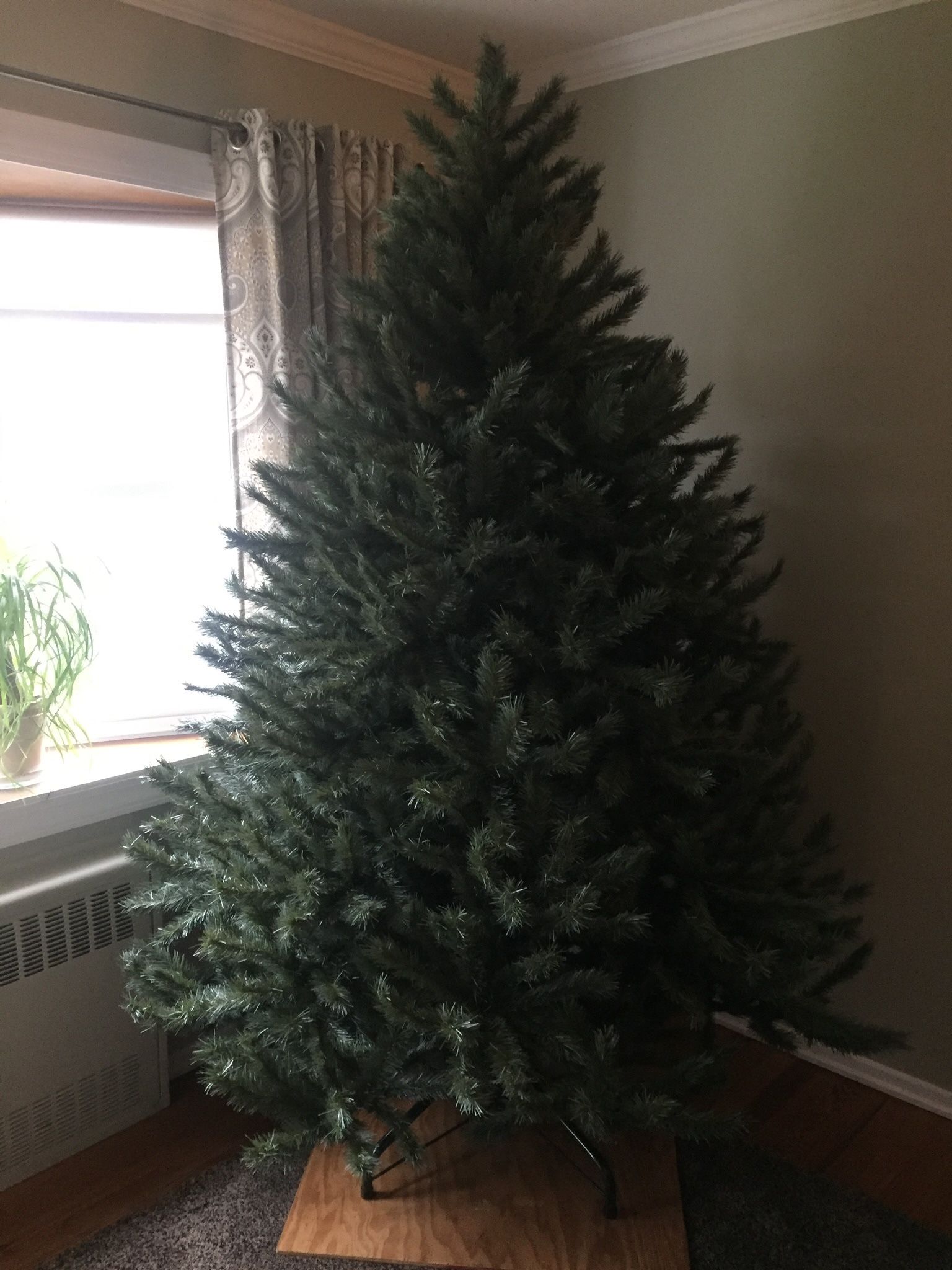 7 1/2’ Harrows Christmas Tree