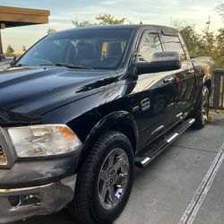 Vendo RAM Laramie LongHord 2012