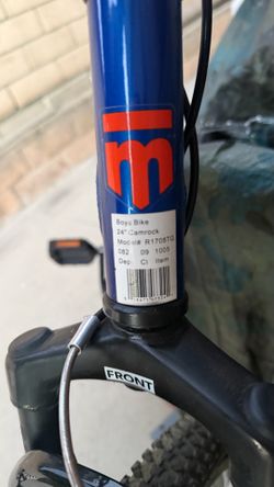 Mongoose camrock 24" boys mountain bike