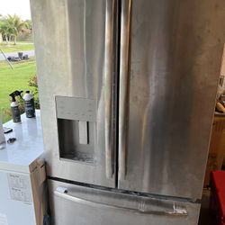 GE Refrigerator 
