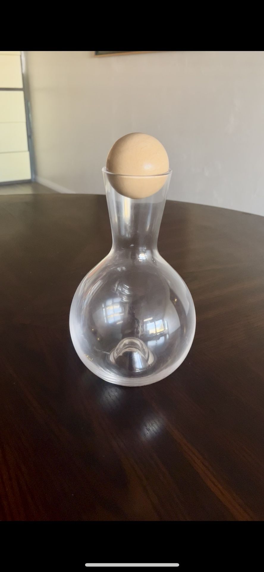 Elegant Glass Decanter with Wooden Ball Stopper***Brand New***
