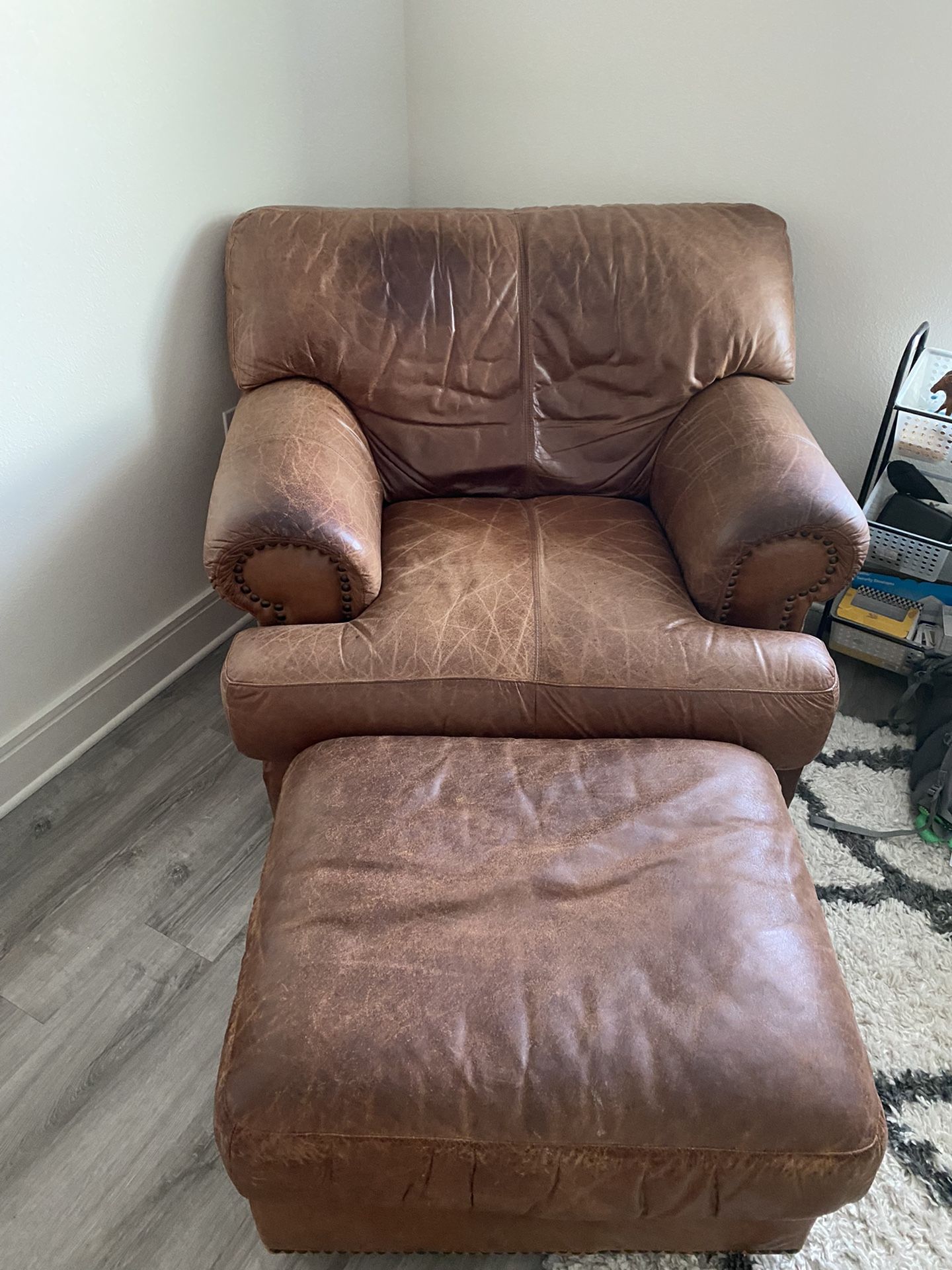 Brown, leather furniture set