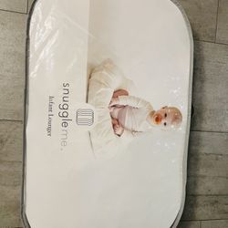 Snuggle Me Infant Lounger 