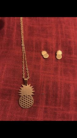 Pineapple stainless steel necklace and earrings