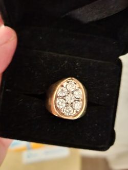 Beautiful 14K Mans Ring With Diamonds 