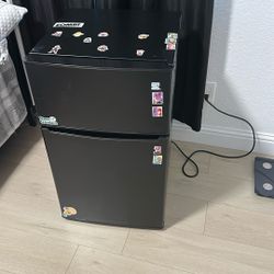 Kenmore Mini Fridge 