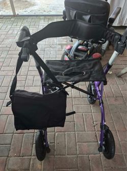 Mobility walker/rollator.