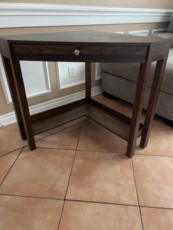 Corner desk with drawer and chair