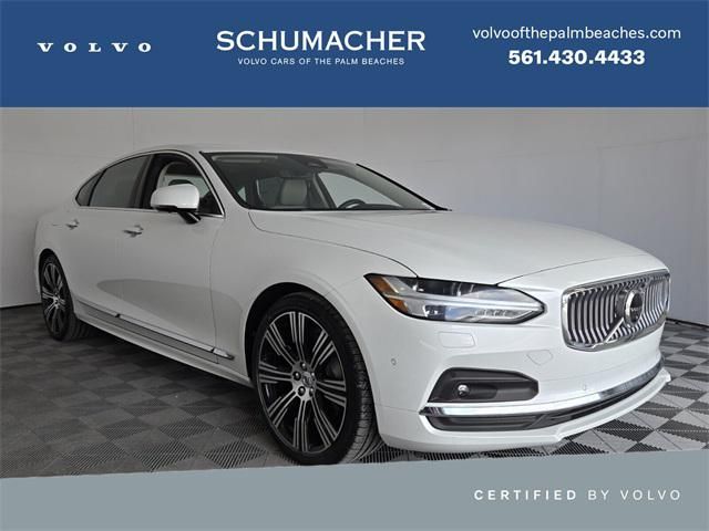 2022 Volvo S90