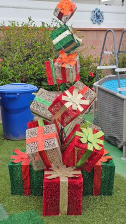 Gift Box Tower - Christmas Decoration