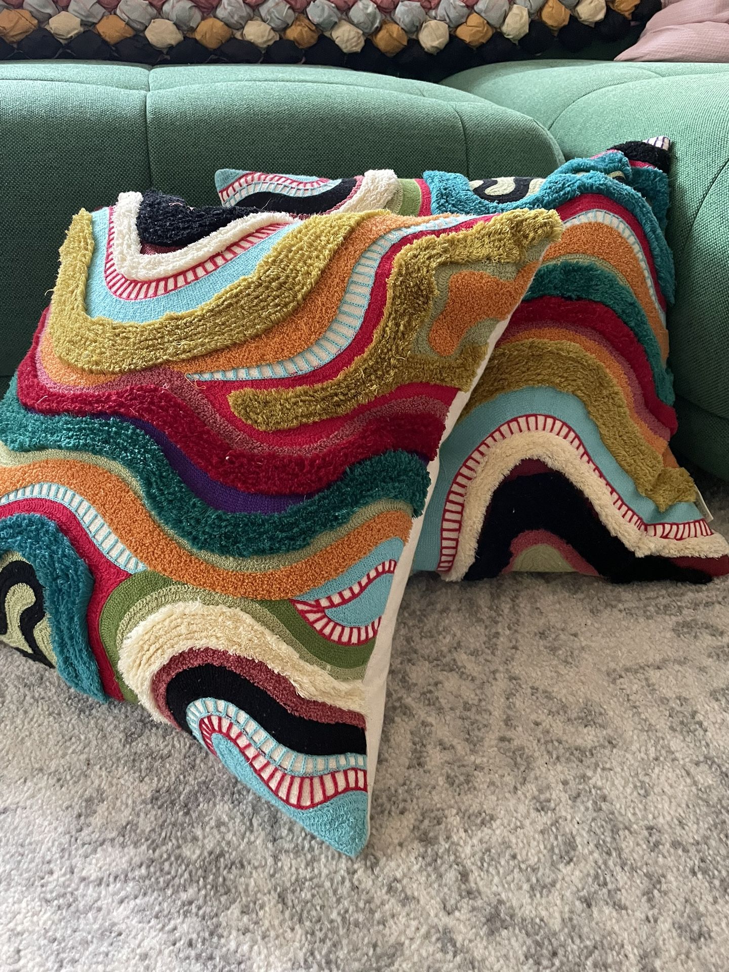 Yaya & Co Throw Pillows