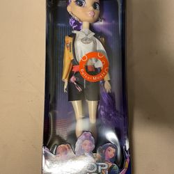 K-Pop Demon Hunter Doll  ( Sings ) 