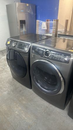 Washer dryer set front loader