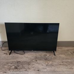28 Inch TCL Roku TV Brand New Used Once, Comes With Controller 