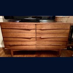Dressers READ DESCRIPTION 