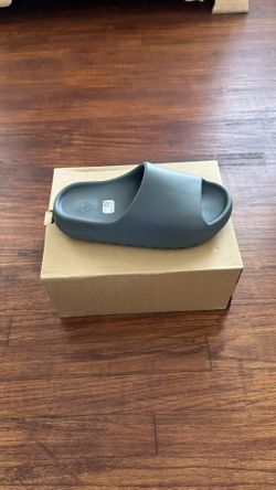 Yeezy Slides