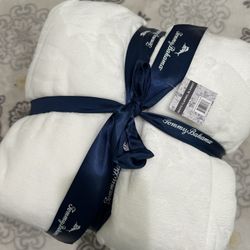White Plush Throw Blanket
