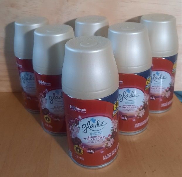 NEW Glade Air Freshner Refill (x3 $25 / x6 $40)