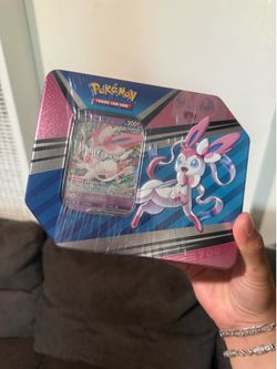 Pokemon V Heroes Tin - Sylveon V