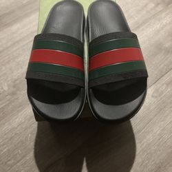 GUCCI Men's Slide Sandal With Web, Green, Rubber