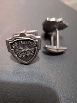 2 San Francisco cuff links
